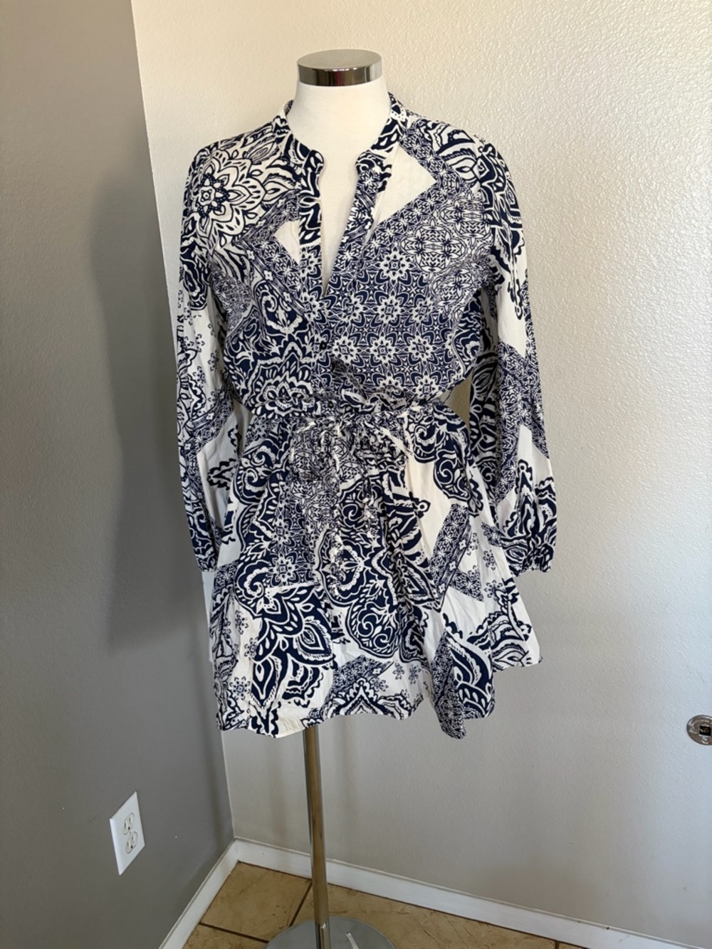 Zara White and Navy Blue Printed Mini Dress
